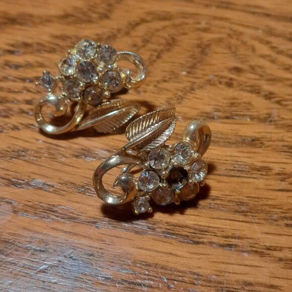 Coro Crystal Clip Earrings - Picture 1 of 4